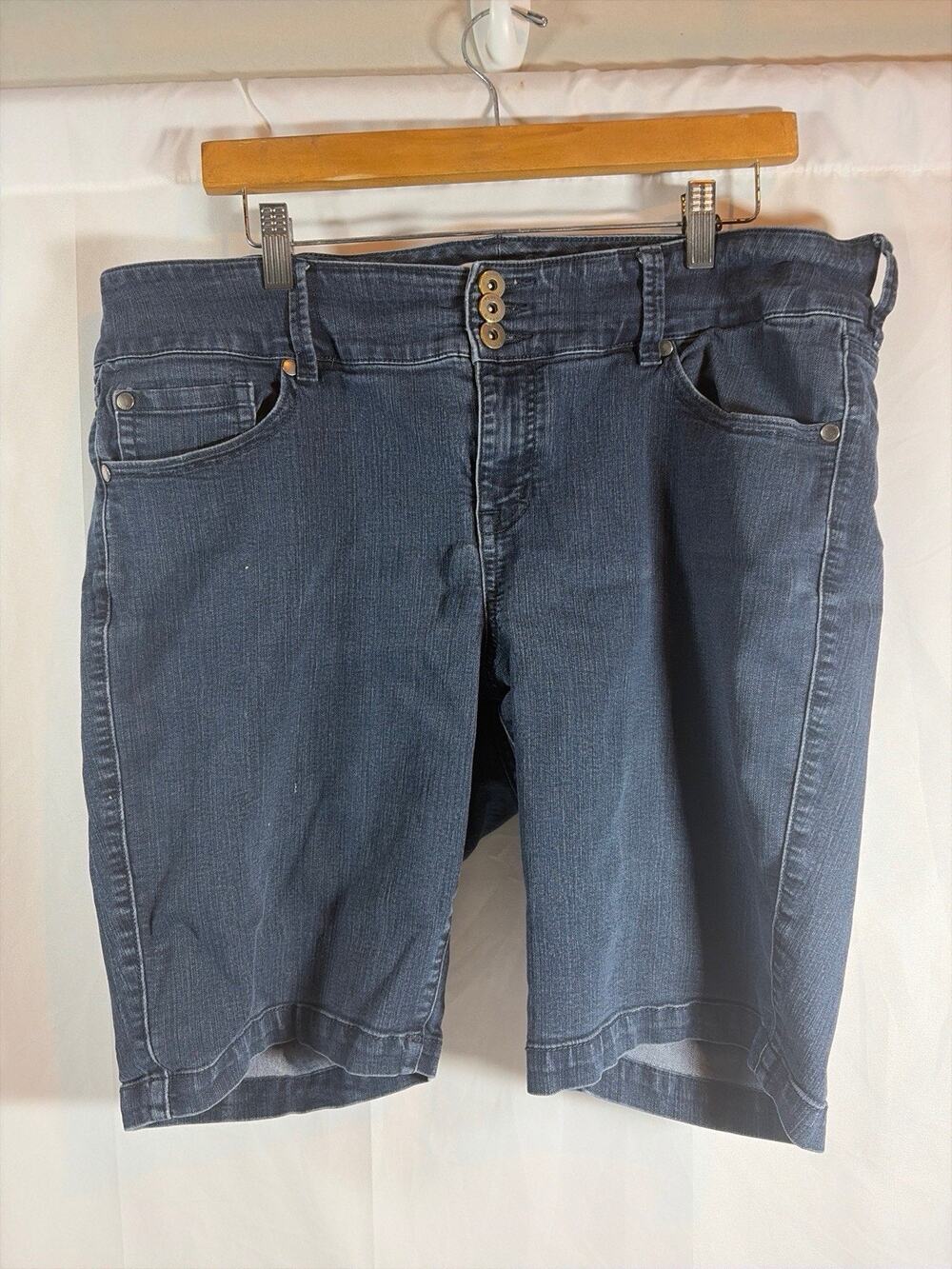 Torrid Shorts Womens 20 Dark Blue Denim Jean Jorts Bermuda High Rise Stretch